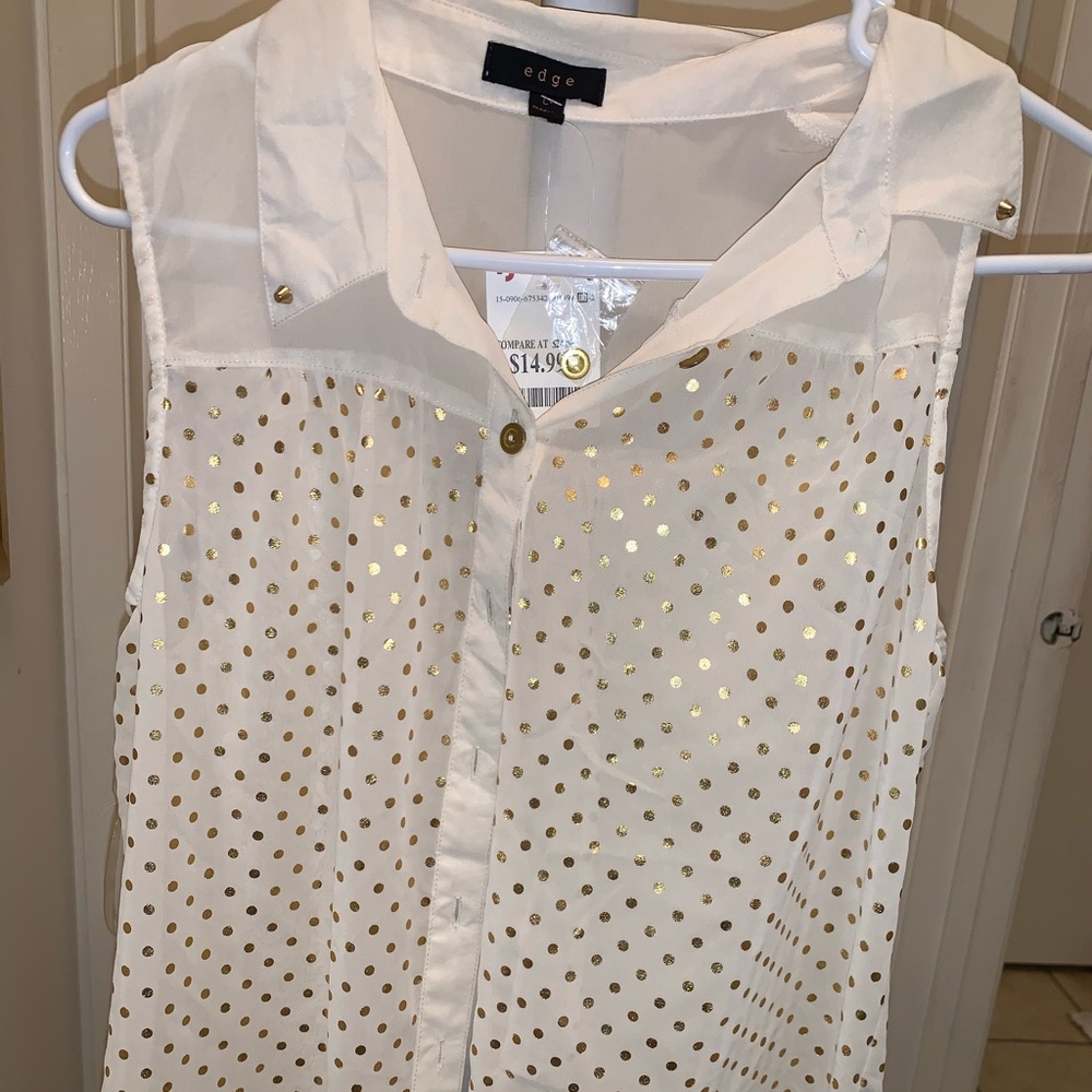 Collared sleeveless dress shirt